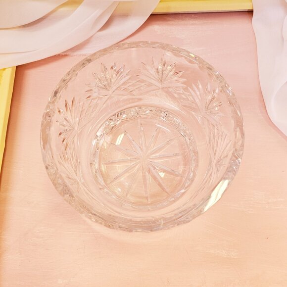 Clear Crystal Round Bowl, Pineapple Tops with Scalloped Edges, Vintage - Picture 4 of 7